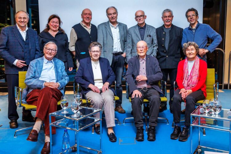 Zeitzeugen berichteten im Sparkassenturm von ihren Erinnerungen ans Kriegsende. Foto: Herbert Gönster/WZ 9.12.2025